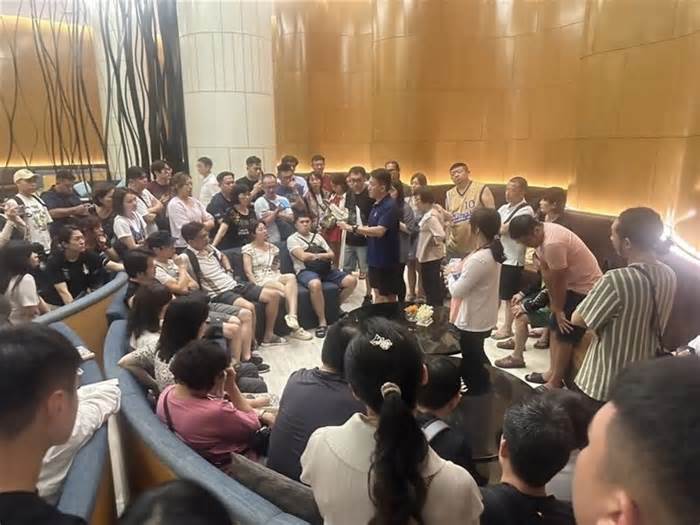 Gần 300 khách Đài Loan bị bỏ rơi ở Phú Quốc