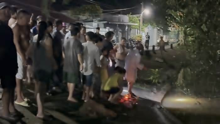 Hai anh em đùa giỡn gần rạch, anh 10 tuổi trượt xuống sông chết đuối