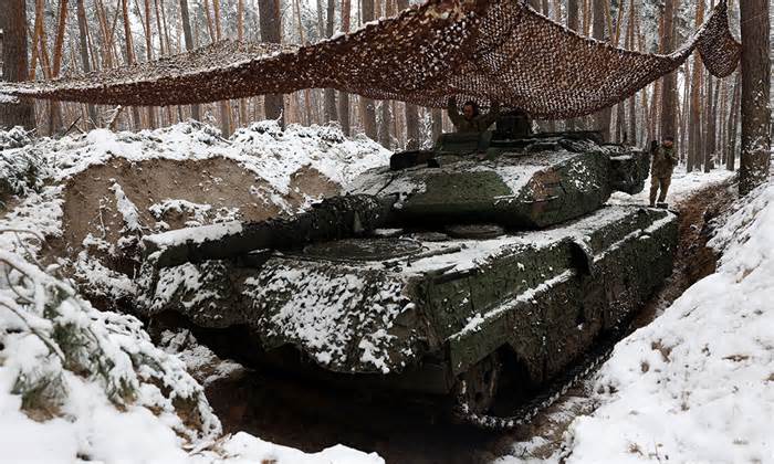 Ukraine đưa xe tăng Leopard 2 vào công sự phòng thủ