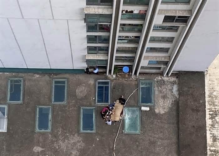 Hà Nội: Nữ sinh lớp 7 rơi từ tầng cao chung cư tử vong