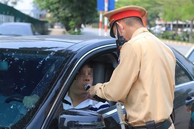 Hà Nội xử phạt 28 trường hợp vi phạm nồng độ cồn trong Ngày Phụ nữ Việt Nam