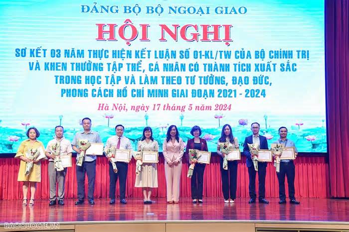 Phát động thi đua ‘cán bộ, đảng viên Đảng bộ Bộ Ngoại giao học tập và làm theo phong cách ngoại giao Hồ Chí Minh’