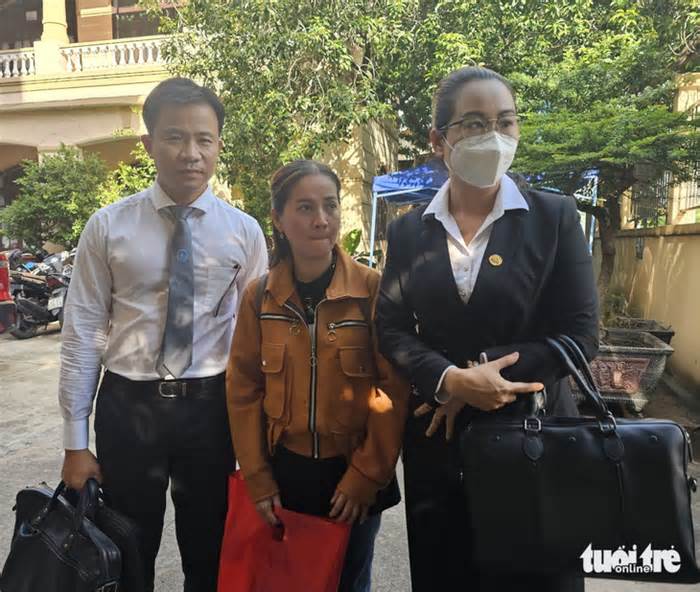 Luật sư: Hồ sơ của quận Phú Nhuận cho thấy Hồng Loan là con hợp pháp của cố nghệ sĩ Vũ Linh