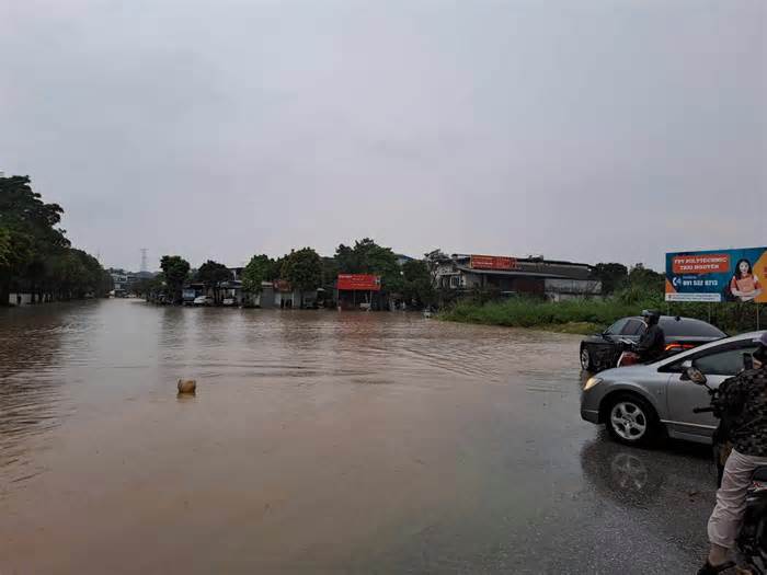 Thái Nguyên mưa lớn khiến nhiều tuyến đường ngập úng cục bộ