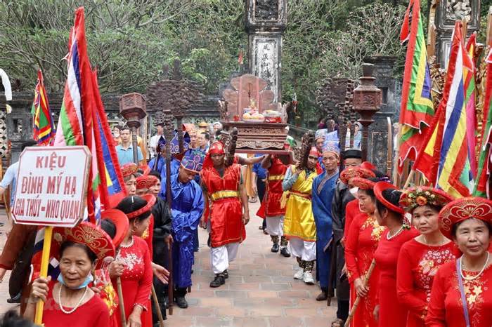 Độc đáo những nghi lễ truyền thống trong Lễ hội Hoa Lư ở Ninh Bình