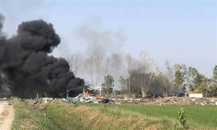 Nổ nhà máy pháo hoa Thái Lan, 23 người chết