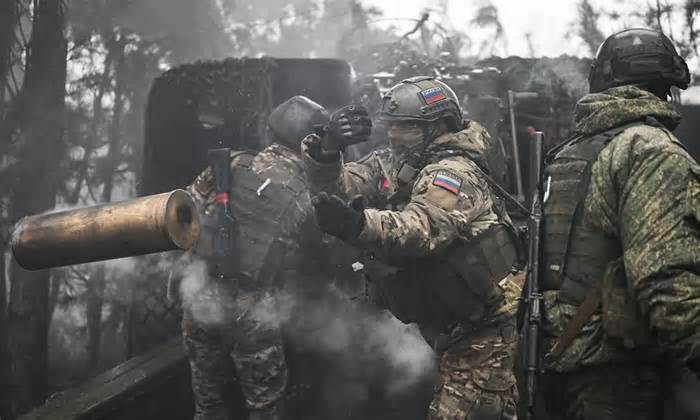 Lính Nga luồn qua đường ống đánh tập hậu thành trì Avdeevka