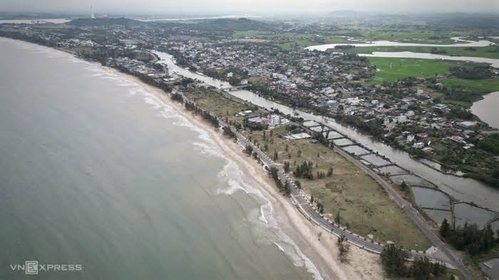 Quảng Ngãi làm phố đi bộ bên bờ biển Mỹ Khê