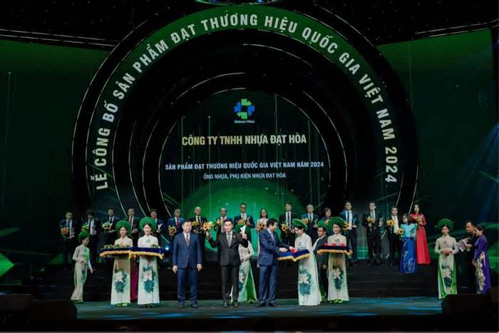 Nhựa Đạt Hòa nhận danh hiệu Thương hiệu Quốc gia 2024