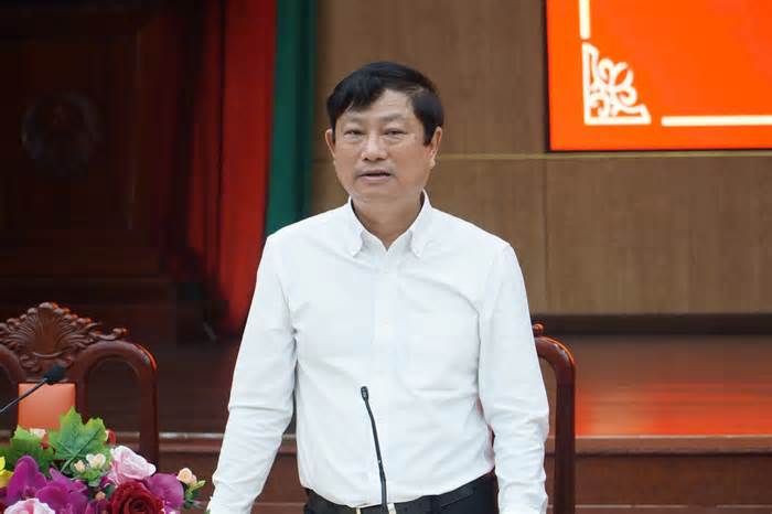 Chủ tịch HĐND TP.HCM Võ Văn Minh: Nắm bắt sớm nguyện vọng, hỗ trợ cử tri công nhân đi bầu cử