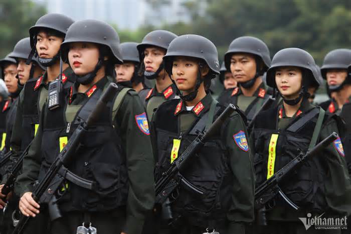 Cận cảnh lực lượng gìn giữ hòa bình Việt Nam thi triển chiến thuật cứu con tin