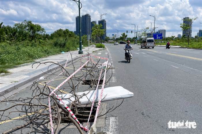 Lưới chắn rác cống mất liên tục, ngăn chặn thêm từ điểm thu mua