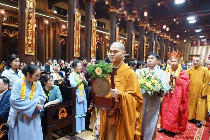 Du xuân đất Mỏ với chuỗi lễ hội đầu xuân đặc sắc