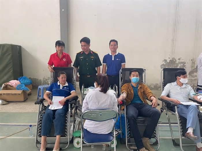Lai Châu: Trên 300 đoàn viên, công chức huyện Nậm Nhùn tham gia hiến máu