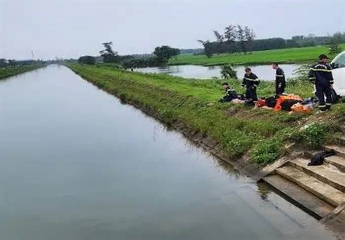 Tìm kiếm nam sinh lớp 9 ở Quảng Trị nghi bị đuối nước