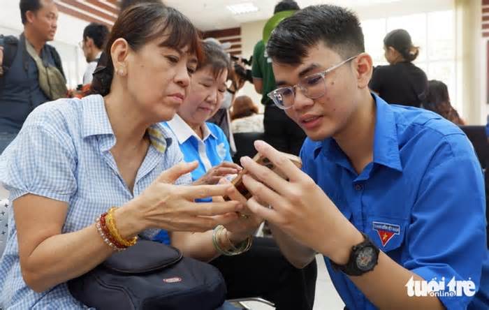 Ra quân đội hình hỗ trợ vận hành chính quyền 2 cấp tại TP.HCM