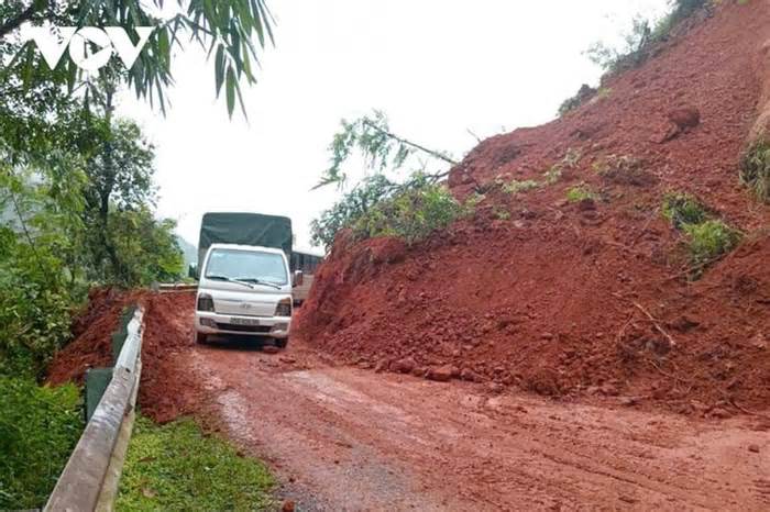 Mưa lớn gây sạt lở, nhiều xã biên giới ở Lai Châu bị chia cắt tạm thời