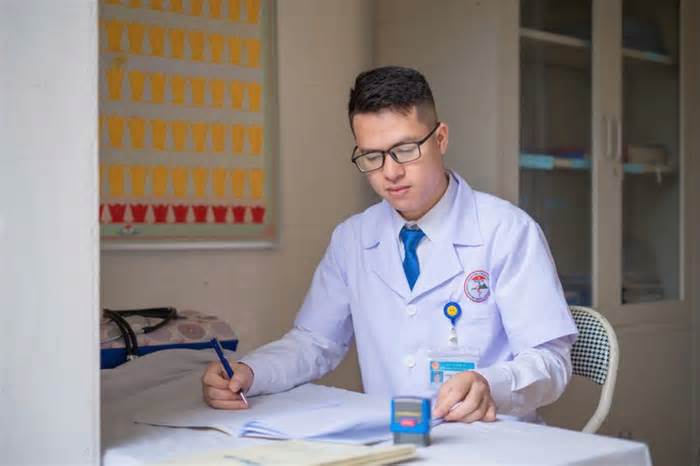 Bác sĩ trẻ vùng cao bị suy thận giai đoạn cuối được hồi sinh từ người lạ