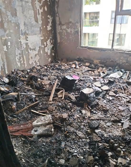 Căn hộ chung cư ở TP HCM cháy ngùn ngụt