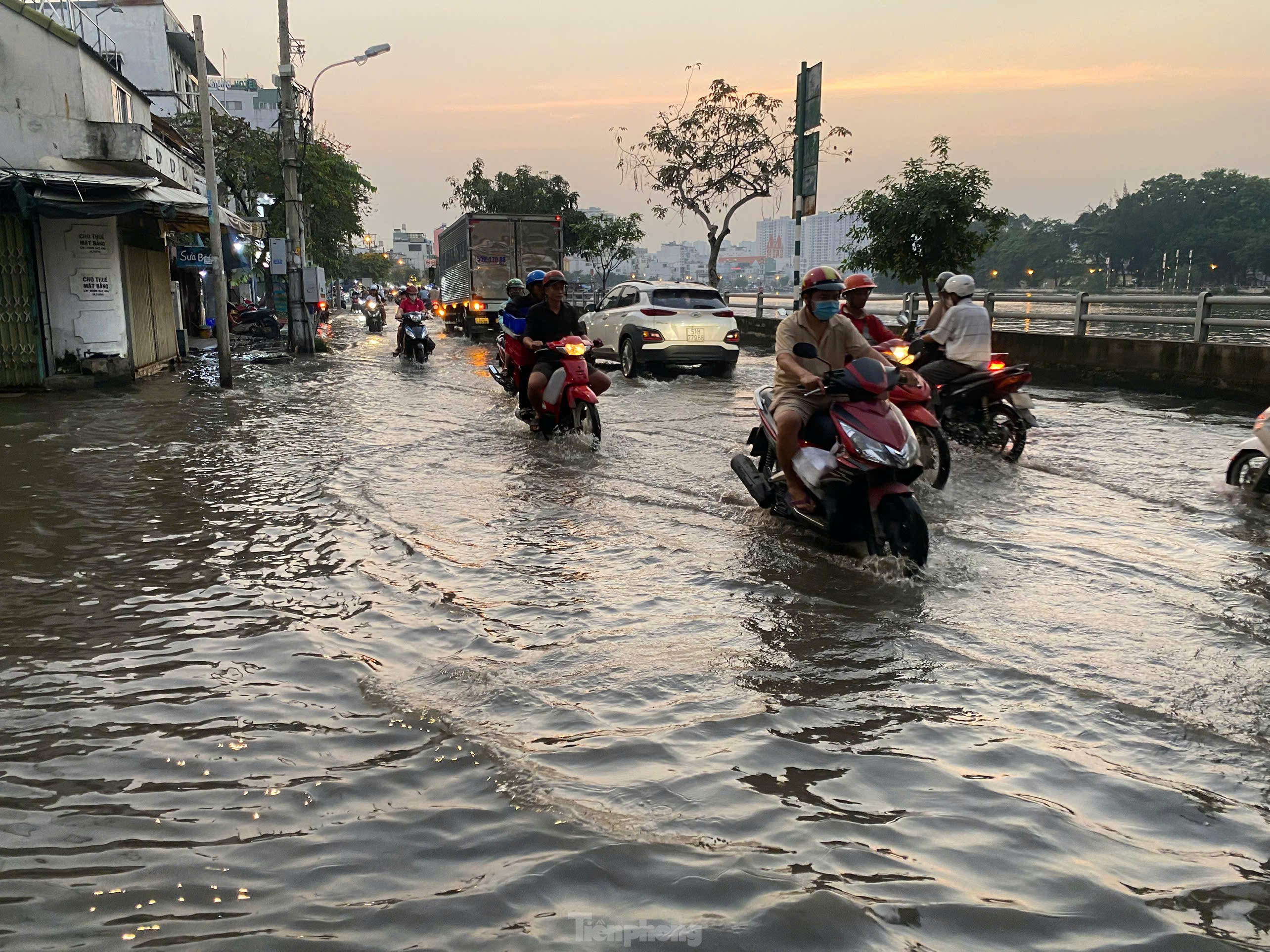 Triều cường rằm tháng Giêng ở TPHCM có thể ở mức báo động 2