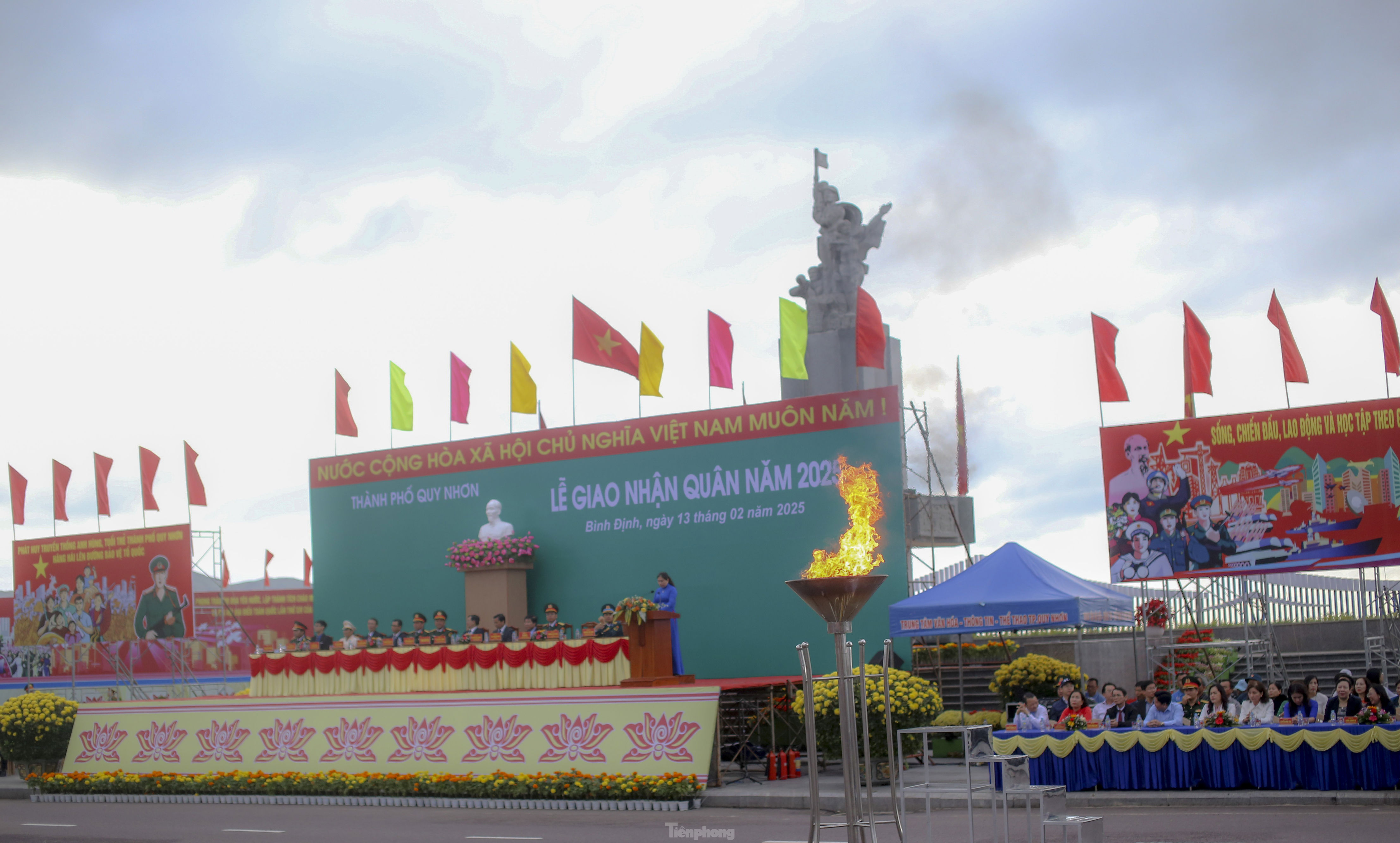 Tuổi trẻ Bình Định, Đồng Nai, Long An nô nức ngày hội tòng quân