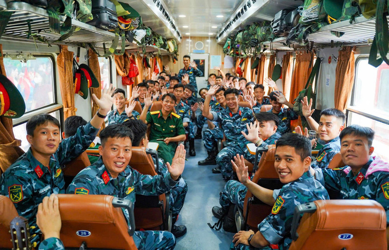 Phơi phới nét thanh xuân.