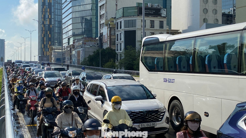 Khu vực cầu Ba Son lúc 8 giờ sáng 3/10. Ảnh: Hữu Huy