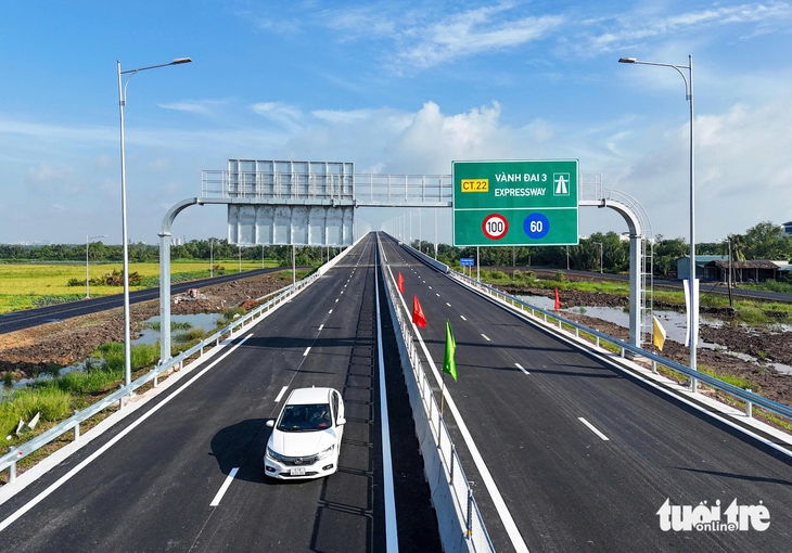 Toàn cảnh hạ tầng huyết mạch nối TP.HCM và Đồng Nai, chờ thêm cầu, cao tốc, metro chiến lược