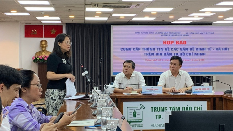 Bà Phạm Thị Na - Phó Giám đốc Sở Nông nghiệp và Môi trường TPHCM - thông tin tại cuộc họp báo