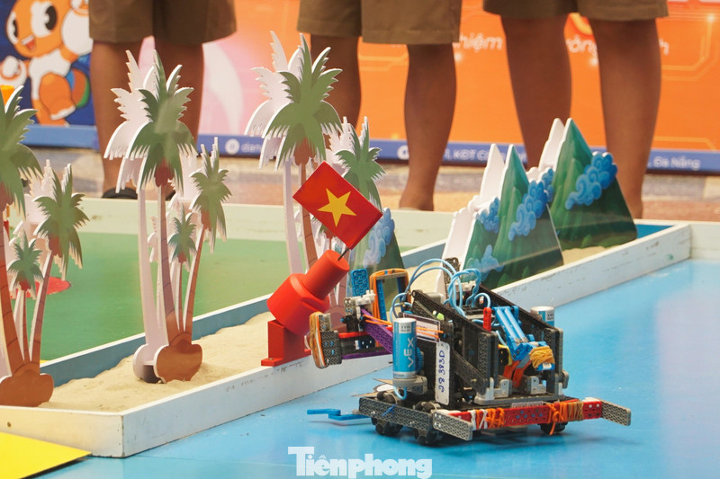 Hàng nghìn học sinh Đà Nẵng hào hứng trải nghiệm STEM, robotics