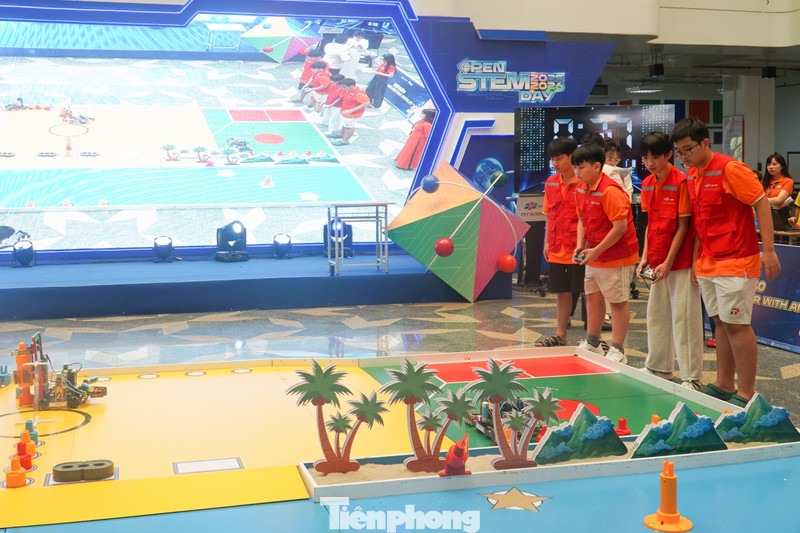Hàng nghìn học sinh Đà Nẵng hào hứng trải nghiệm STEM, robotics