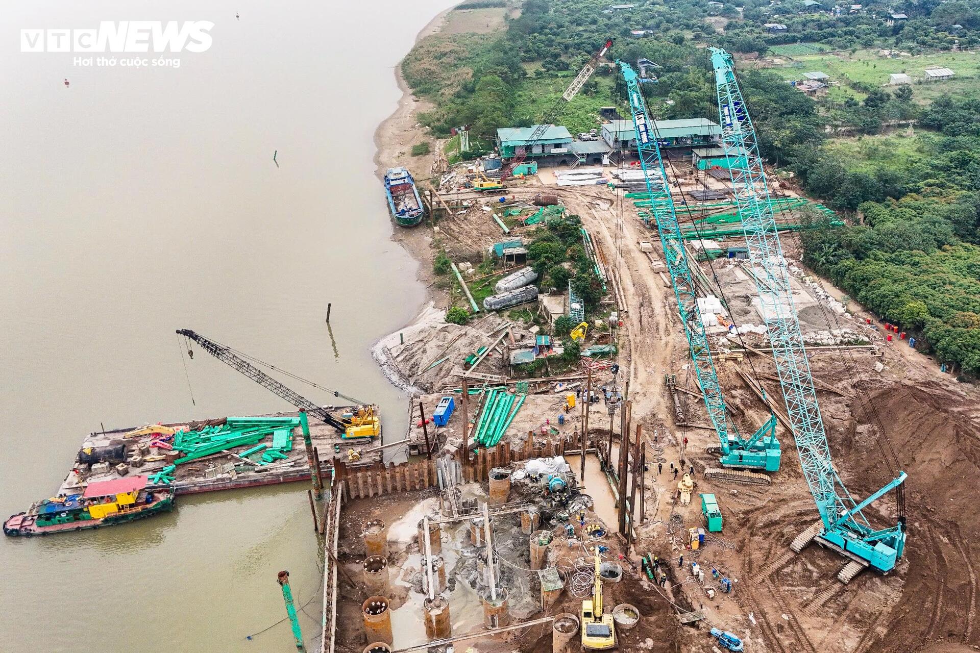 Hiện trạng cầu Tứ Liên vượt sông Hồng sau 7 tháng thi công - 9