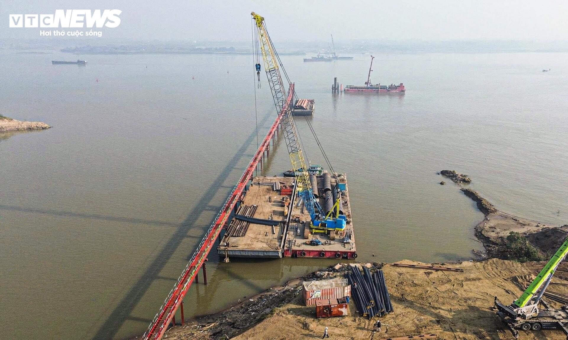 Cận cảnh công trường thi công cầu Thượng Cát hơn 7.300 tỷ đồng bắc qua sông Hồng - 2