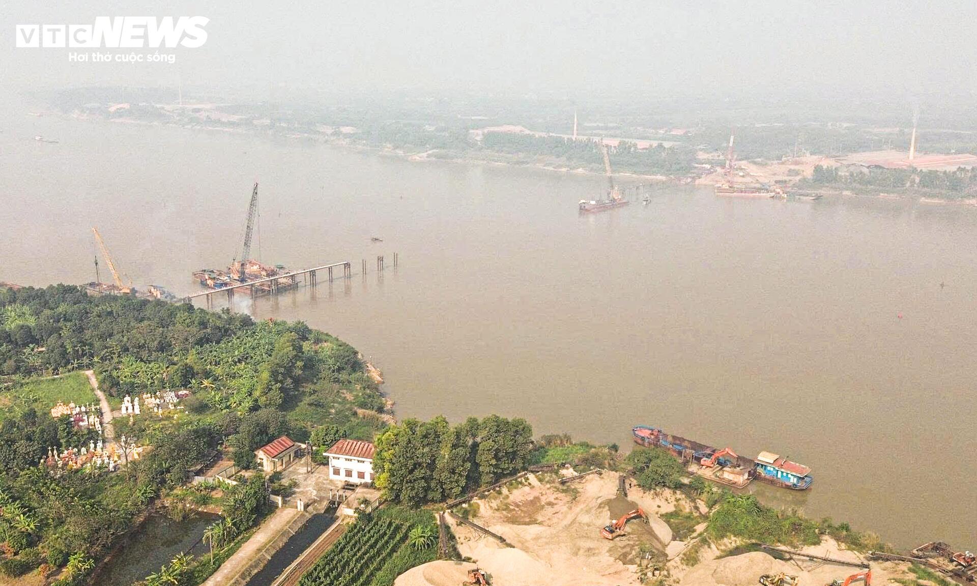 Cận cảnh công trường thi công cầu hơn 3.400 tỷ đồng nối Hà Nội - Phú Thọ - 1