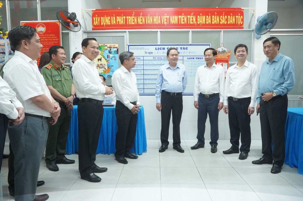 Chủ tịch Quốc hội yêu cầu chú trọng công tác bầu cử ở vùng xa, vùng ven