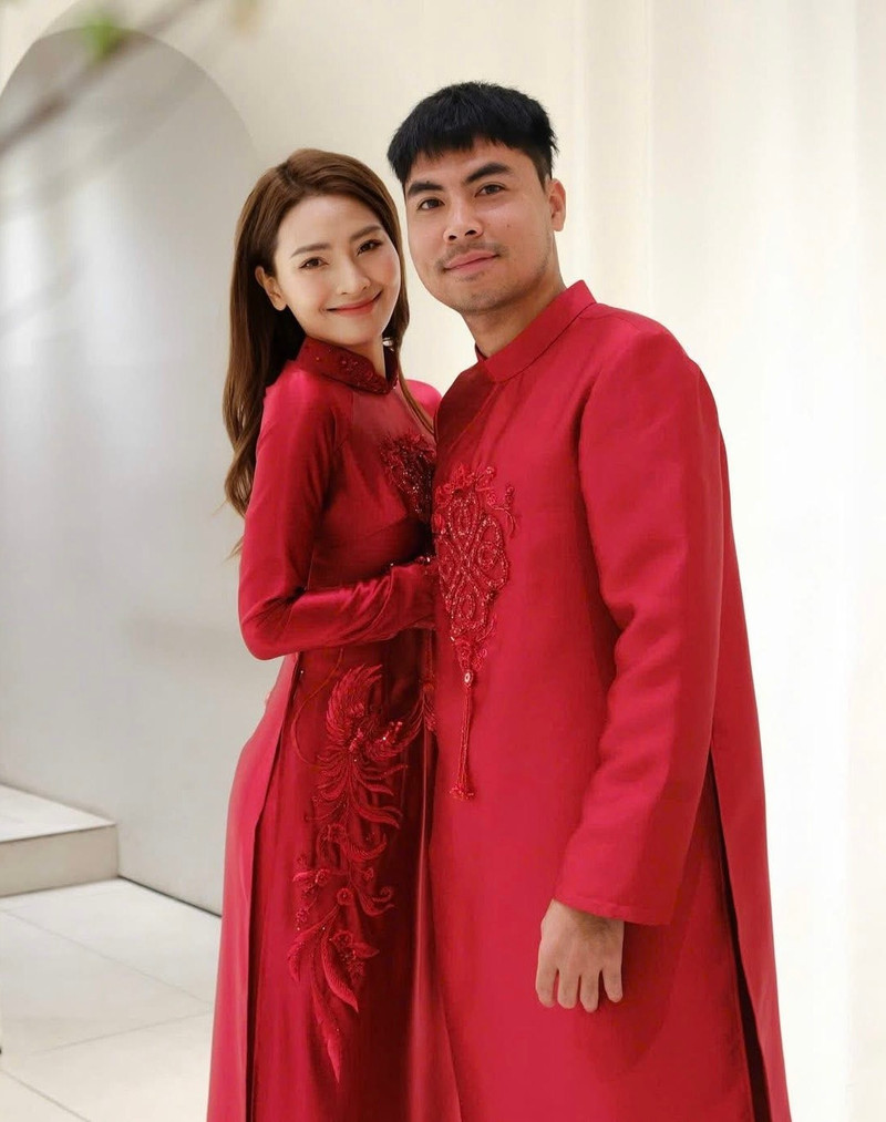 Lễ ăn hỏi MC Huyền Trang và cầu thủ Đức Huy