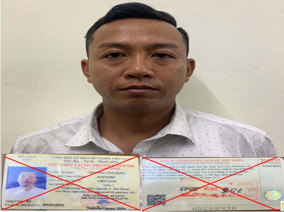 Công an Quảng Ninh điều tra đối tượng mua bằng lái xe giả
