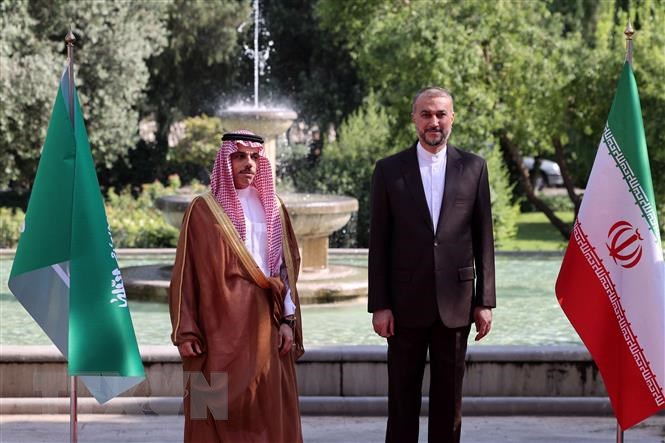 Ngoại trưởng Saudi Arabia đến Iran khi quan hệ ngày càng cải thiện