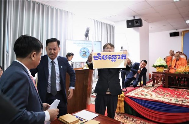 17 chính đảng tham gia tranh cử với Đảng Nhân dân Campuchia cầm quyền