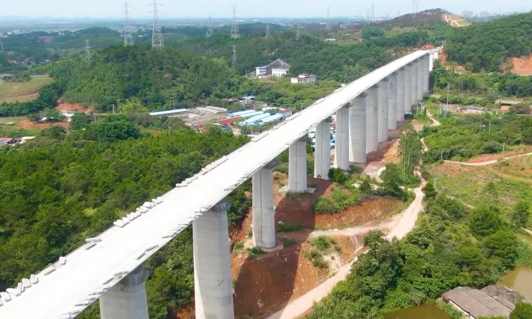 Trung Quốc sắp hoàn thành đường sắt cao tốc tới biên giới Việt - Trung