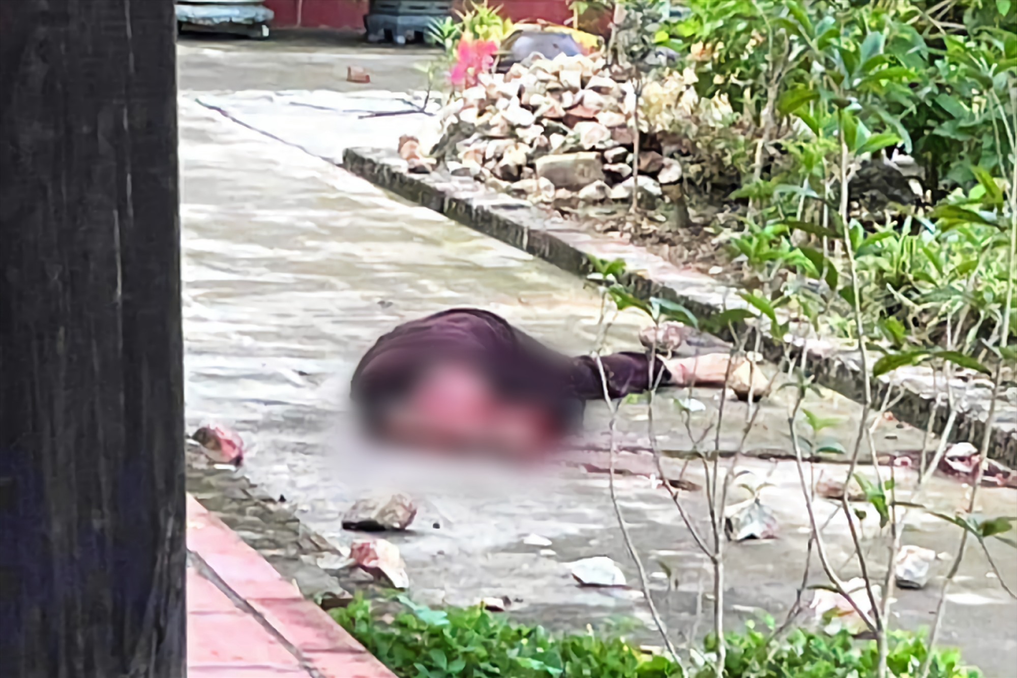 Một phụ nữ mặc áo phật tử bị sát hại ở Phú Thọ