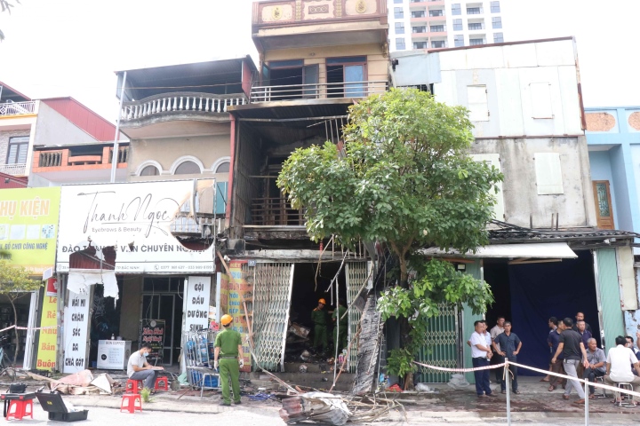 Bắc Ninh: Cháy cửa hàng tạp hóa, hai bố con tử vong
