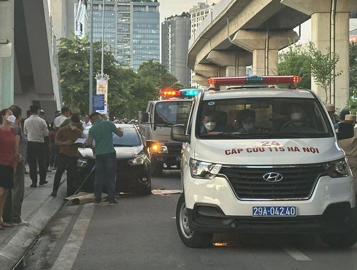 Thanh niên rơi từ ga tàu điện Cát Linh - Hà Đông xuống đường tử vong