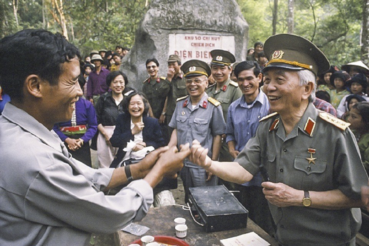 Dấu ấn của Đại tướng Võ Nguyên Giáp với Điện Biên Phủ qua 66 bức ảnh quý
