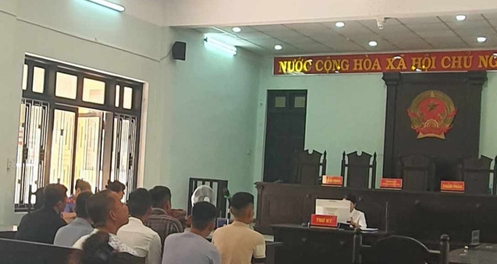 Bị hại bỏ về giữa chừng, phiên toà phải hoãn: Chánh án TAND Thừa Thiên - Huế chỉ đạo ra soát