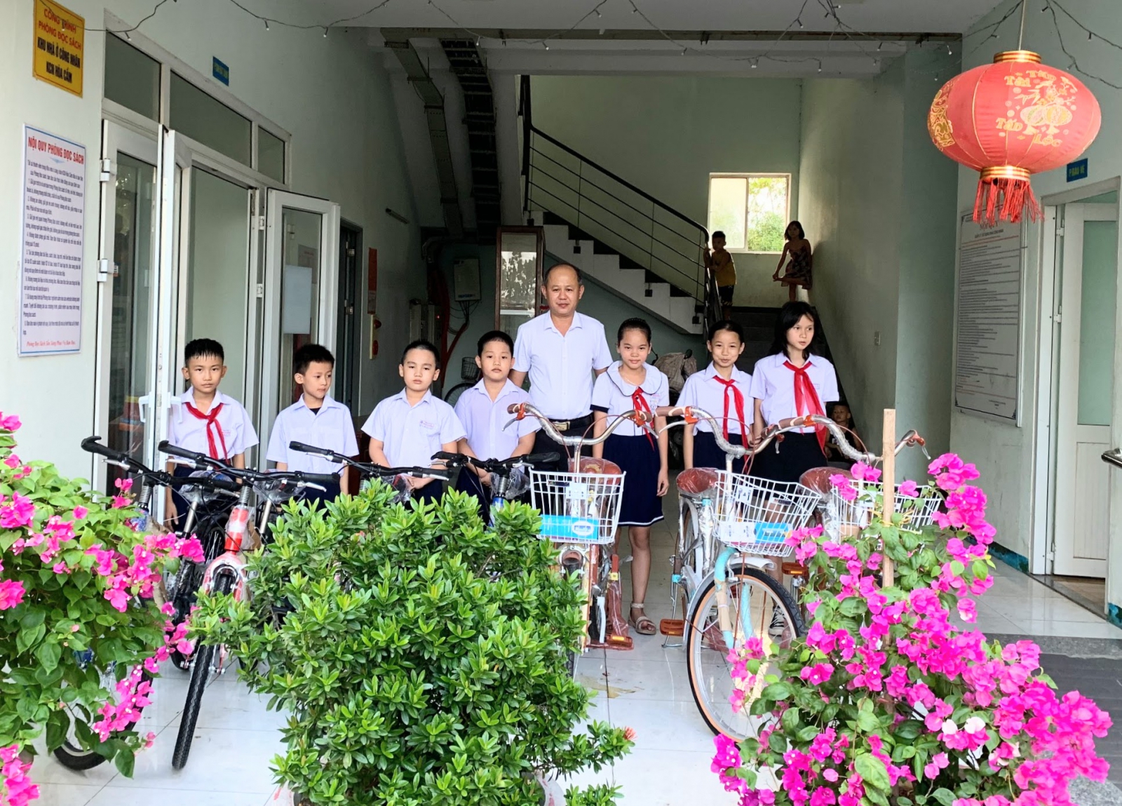 Công đoàn Đà Nẵng tặng xe đạp cho học sinh có hoàn cảnh khó khăn