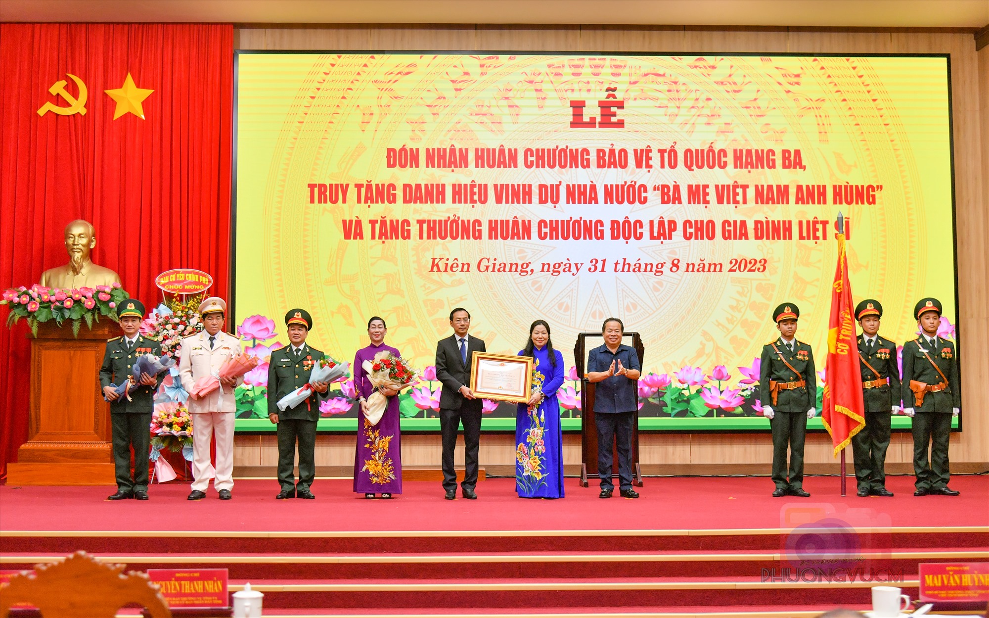 Kiên Giang đón nhận Huân chương Bảo vệ Tổ quốc hạng ba