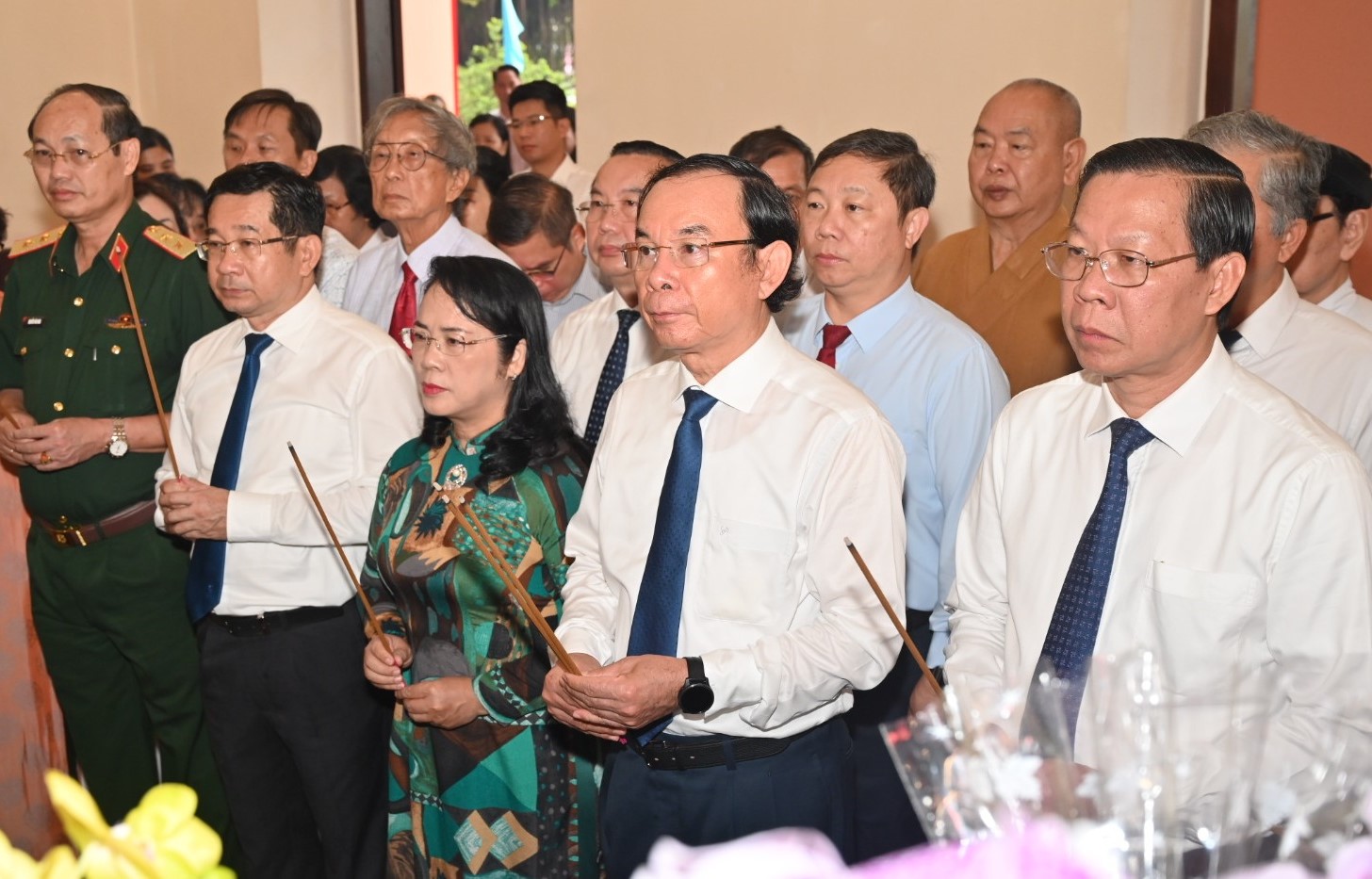 Lãnh đạo TPHCM dâng hương tưởng nhớ Chủ tịch Hồ Chí Minh, Chủ tịch Tôn Đức Thắng