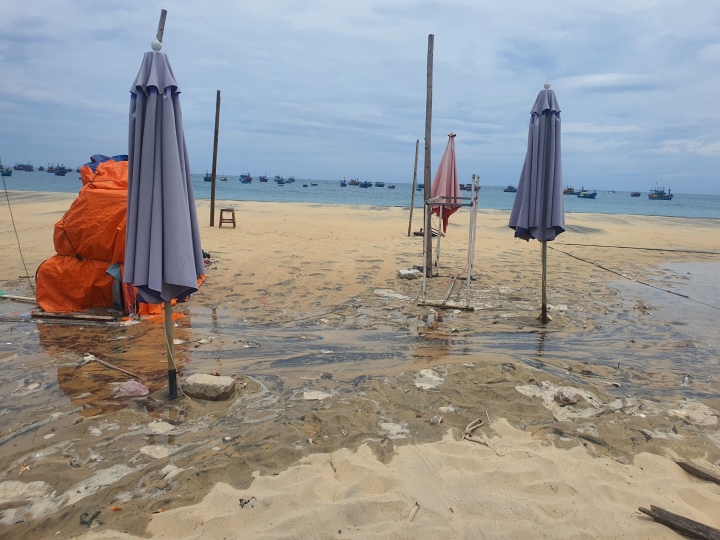Bình Định: Điều tra vụ bé gái 9 tuổi bị điện giật tử vong ở bãi biển Nhơn Lý