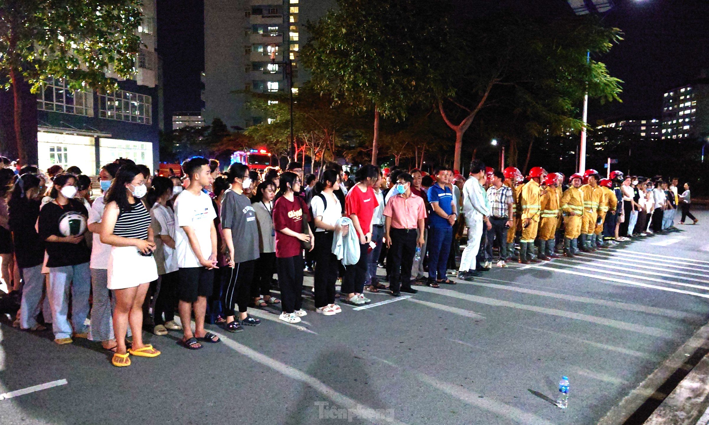 Từ biến cố hỏa hoạn ở Hà Nội, cư dân Bình Dương tích cực học cách thoát nạn